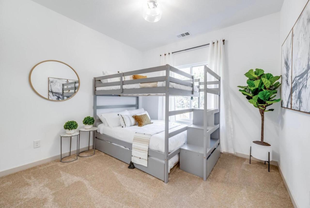 ארלינגטון Stylish Townhome Near At&T Stadium, Globe Life, Six Flags & More מראה חיצוני תמונה